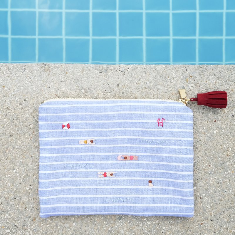 SWIMMING POUCH - 化妝包/收納袋 - 繡線 藍色