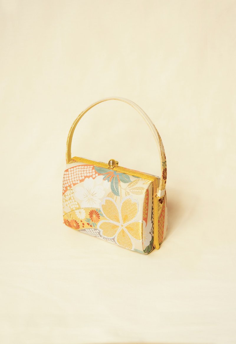 [Appreciation of sold out] Japanese-style handbag with full embroidery on silk 9.8 New | Imported from Japan - Handbags & Totes - Silk Multicolor