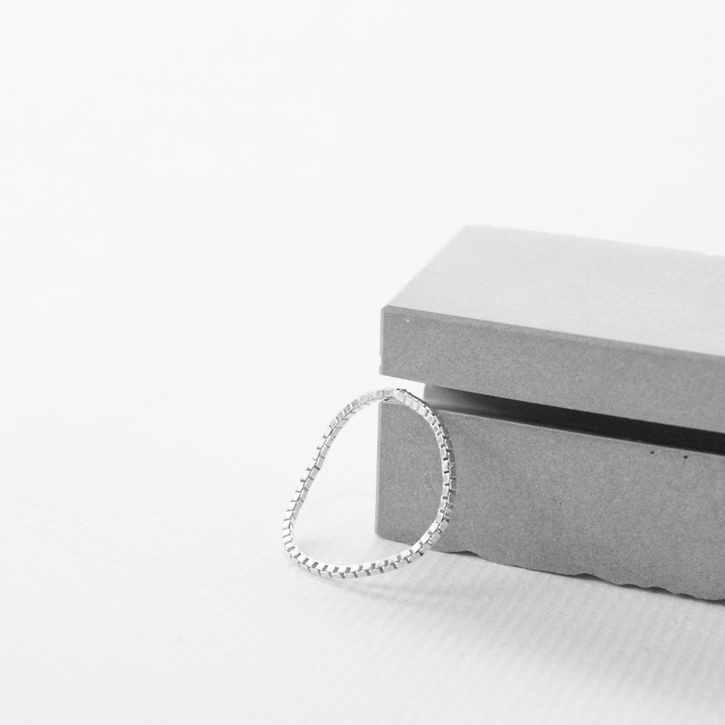SILVER BOX CHAIN RING - แหวนทั่วไป - เงินแท้ สีเงิน