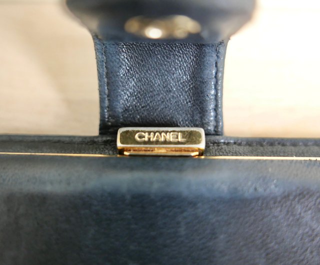 Vintage Chanel Caviar Leather Embossed Double-C Wallet/WOC