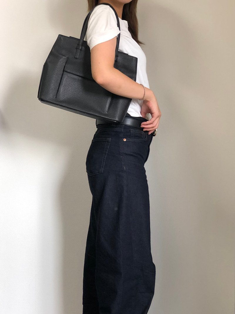 【 日本直送　名牌中古包 】LOEWE ロエベ ハンドバッグ ブラック 型押しレザー フロントポケット vintage ヴィンテージ オールド kmkg4n - 手提包/手提袋 - 真皮 黑色