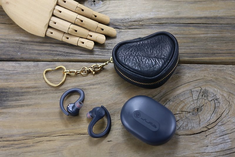 Black Heart Products (Enlarged)-Headphone Storage/Small Item Storage - กระเป๋าเครื่องสำอาง - หนังแท้ สีดำ