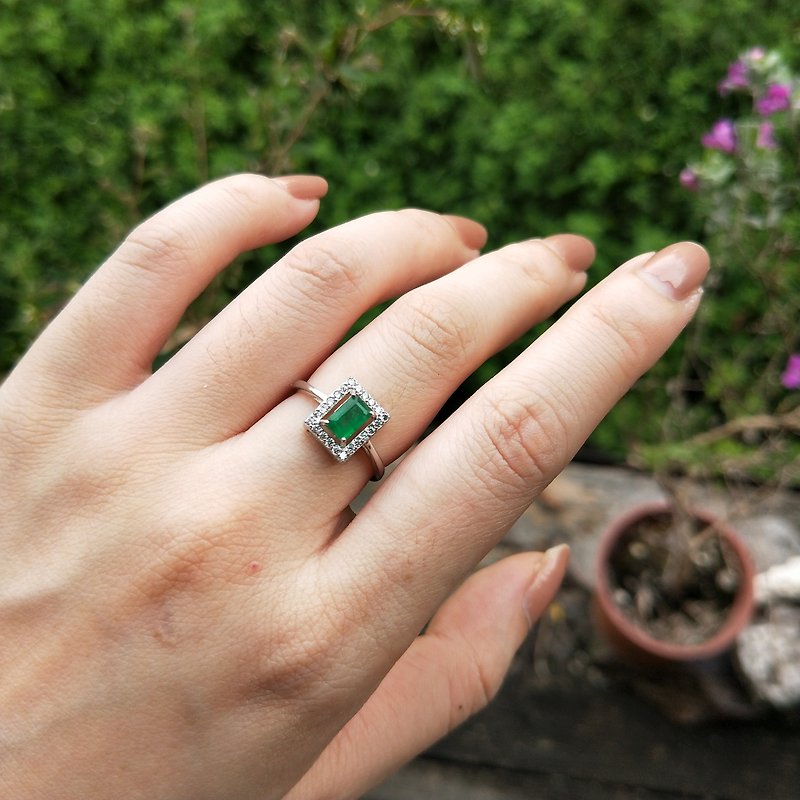 Emerald gift. Twisted Tsui - natural Zambia grandmother princess style ring - แหวนทั่วไป - เครื่องเพชรพลอย สีเงิน
