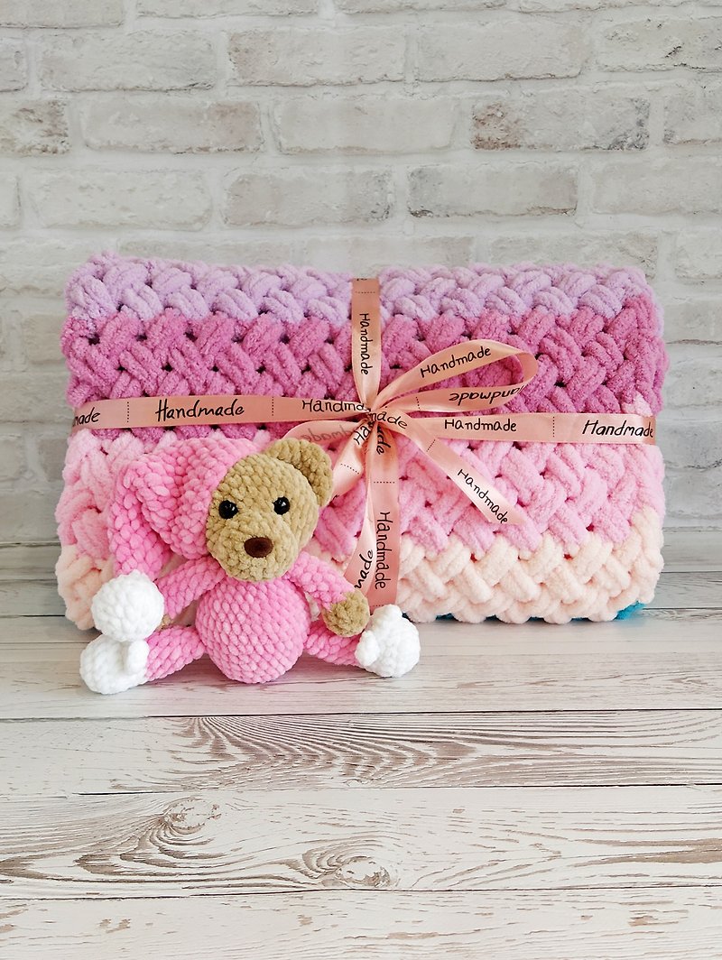 Striped blanket for baby girl knit crochet cover baby shower gift pregnancy - ผ้าห่ม - งานปัก สึชมพู
