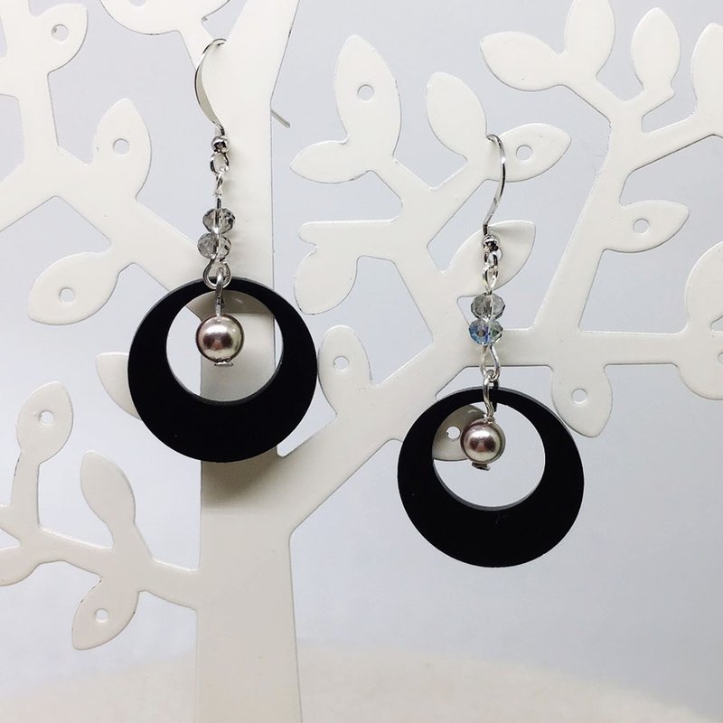 FOX Garden-BELIEVE retro big round earrings - Earrings & Clip-ons - Other Materials Black