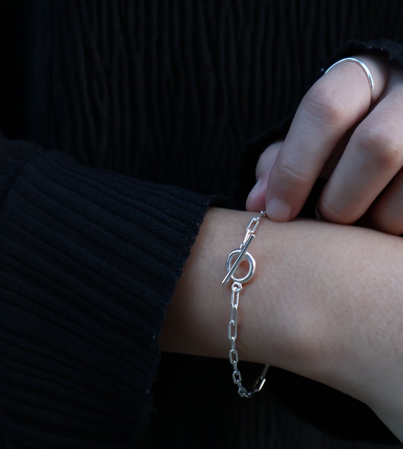 Everyday Series/Sterling Silver T Buckle Bracelet - สร้อยข้อมือ - คริสตัล สีน้ำเงิน