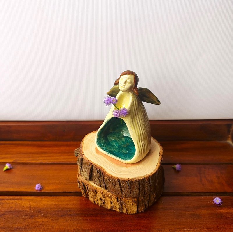 Handcrafted pottery incense stick holder- angel candle pedestal - เทียน/เชิงเทียน - ดินเผา 