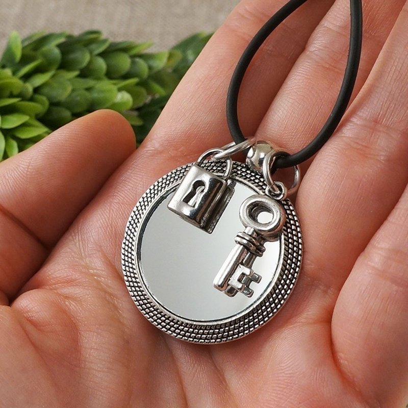Evil Eye Glass Mirror Protection Amulet Silver Key Lock Pendant Necklace Jewelry - 項鍊 - 玻璃 銀色