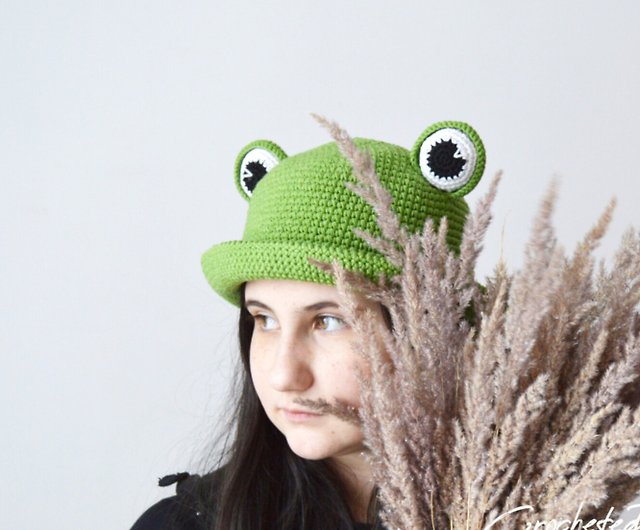 Crochet cute frog bucket hat women men Custom knit funny green