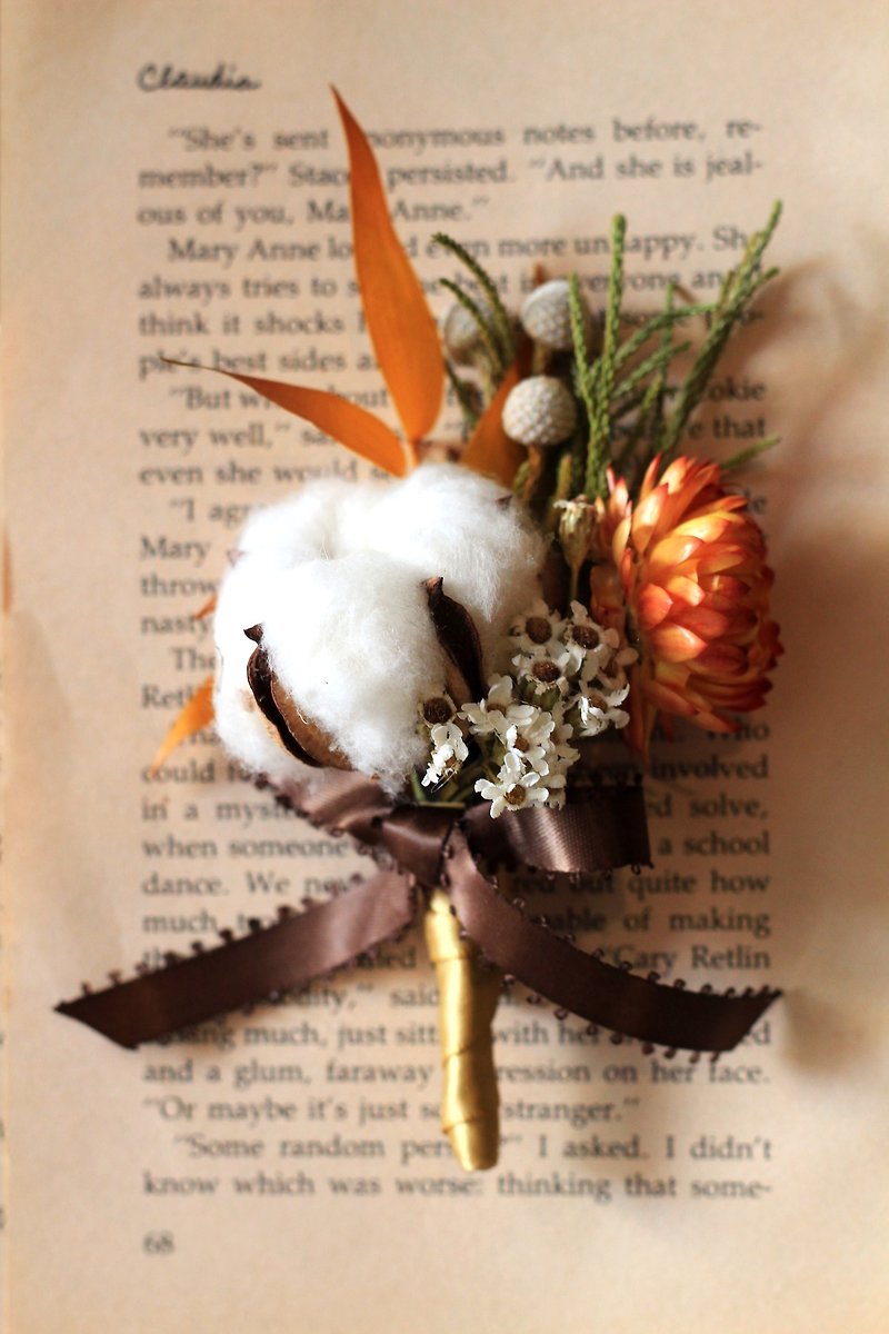 Handmade Corsage [Dry Flower Series] Feel Cotton (Brown) - เข็มกลัด - พืช/ดอกไม้ สีกากี