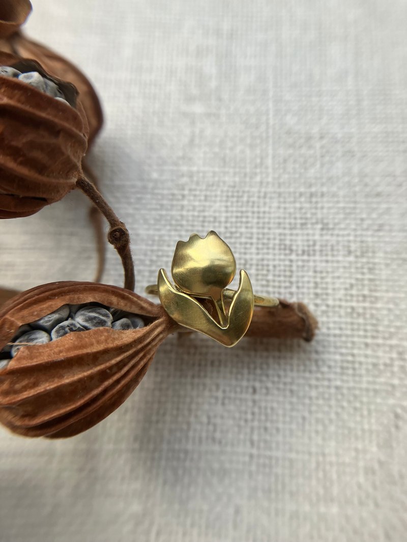 Tulip Ring~~ Handcrafted in Bronze - แหวนทั่วไป - ทองแดงทองเหลือง 