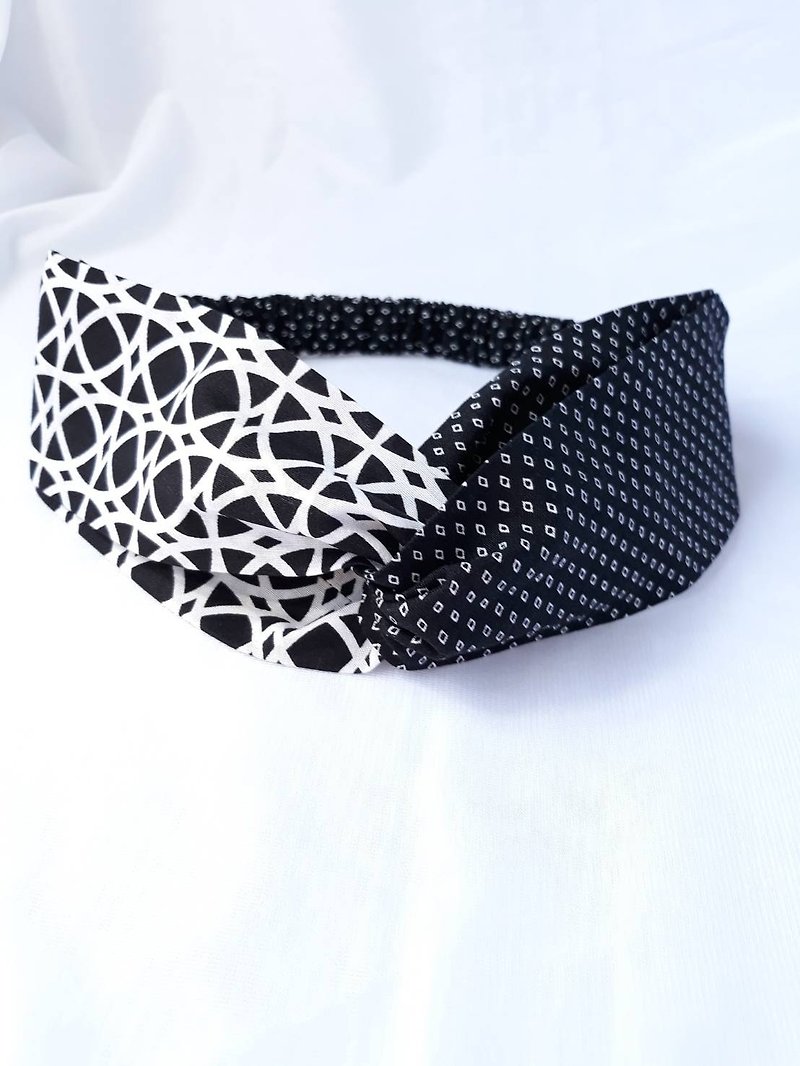 Handmade headband with black and white two-tone pattern - ที่คาดผม - ผ้าฝ้าย/ผ้าลินิน สีดำ