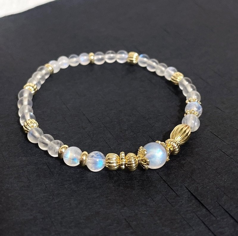 Lover's Stone/Personality//June Birthstone//Blue Light Moonstone///Elastic 14K Color-Retaining Elastic Bracelet - สร้อยข้อมือ - โลหะ ขาว