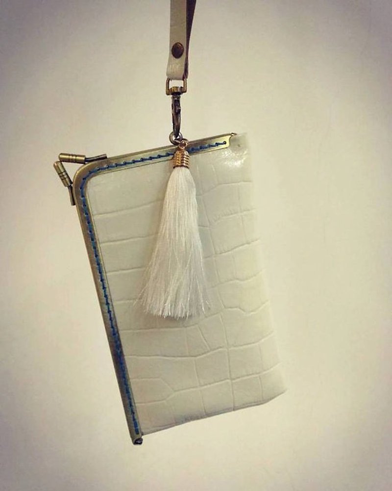 【MY。手作】Triangle geometric kiss lock purse  ~ White color - Handbags & Totes - Genuine Leather White