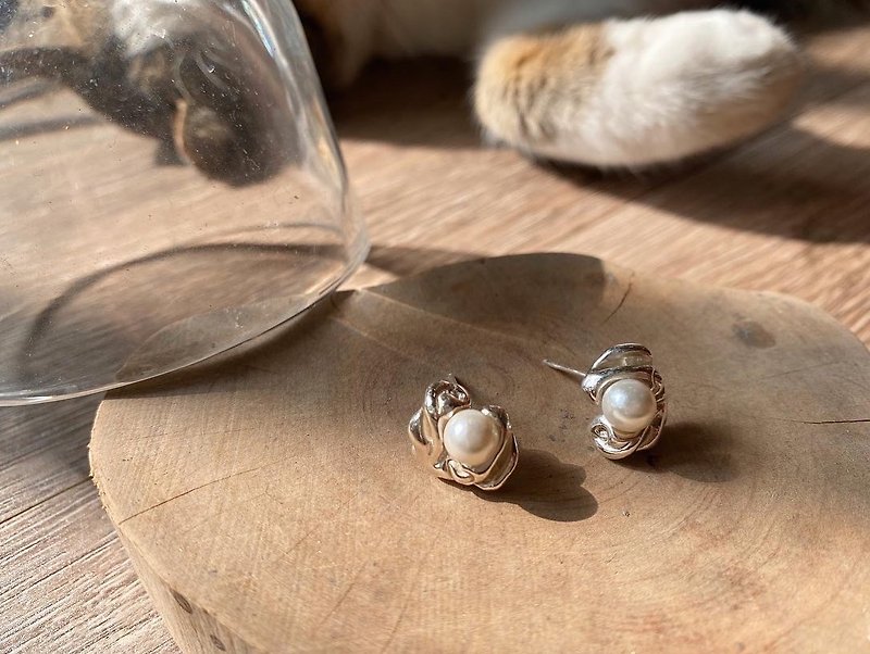 Sterling Silver Earrings & Clip-ons Silver - Pearl Earring Wave-Pearl Earrings
