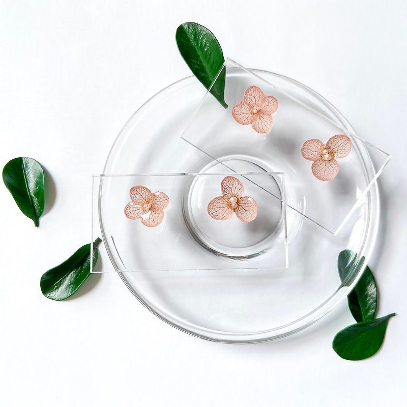 Real flower Jewelry│Petite hydrangea earrings│Pink - Earrings & Clip-ons - Plants & Flowers Pink