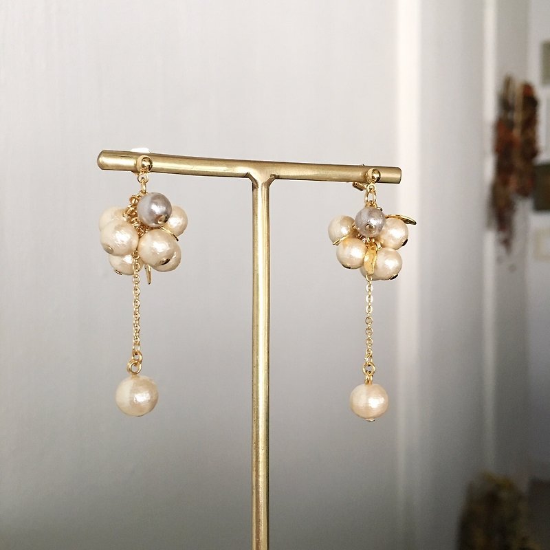 Cotton pearl elegant earrings - ピアス・イヤリング - サステナブル素材 ホワイト
