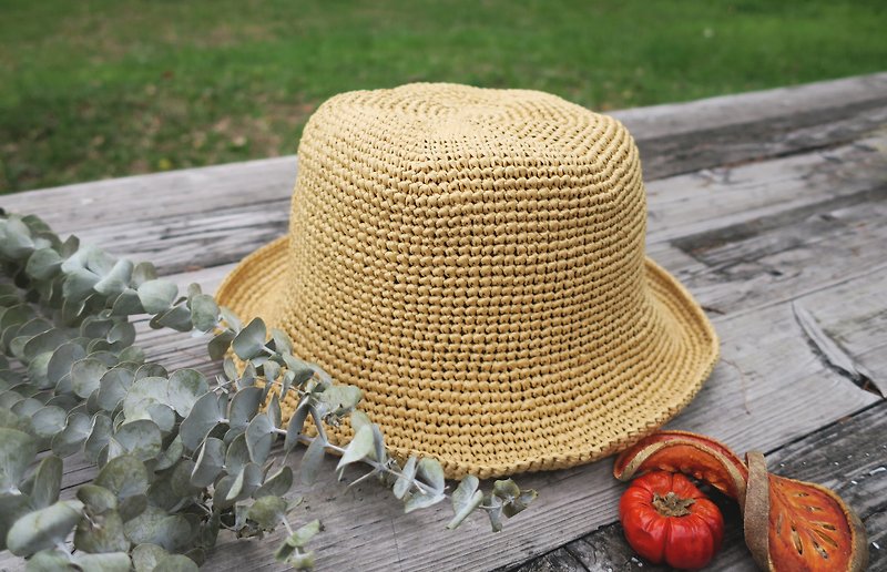 手工編織帽-夏日拉斐草帽/古方形漁夫帽/淺土黃/禮物 - 帽子 - 紙 金色
