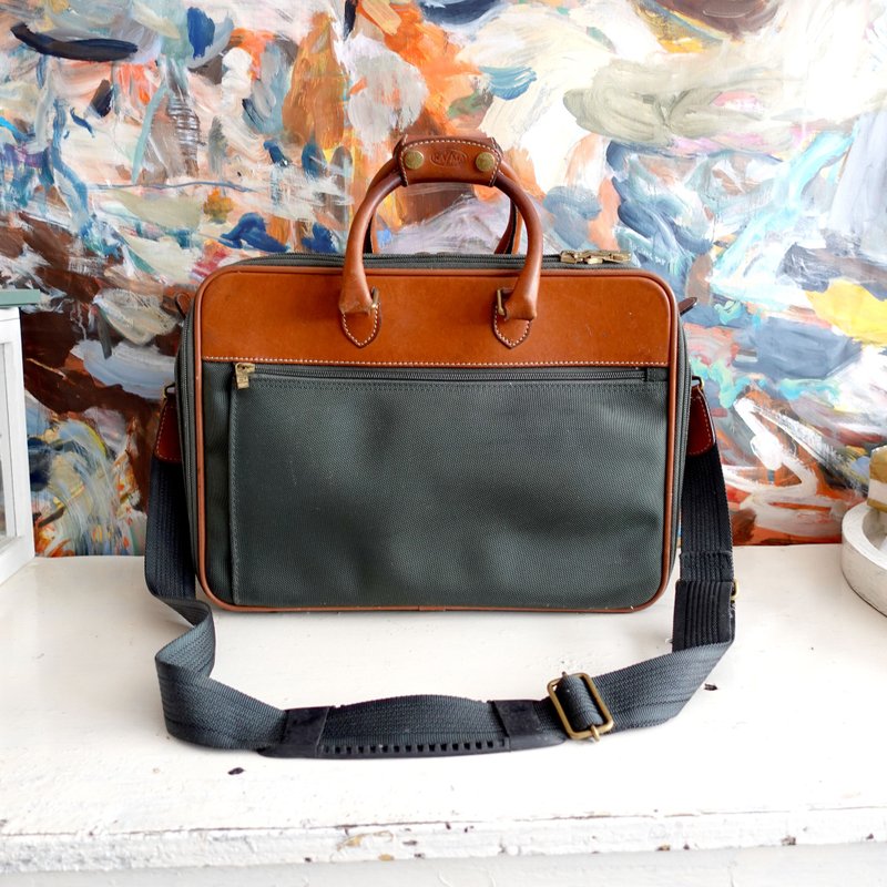Japanese medieval 70s nostalgic leather canvas dark green computer travel light handbag luggage luggage bag - กระเป๋าแมสเซนเจอร์ - โลหะ สีเขียว