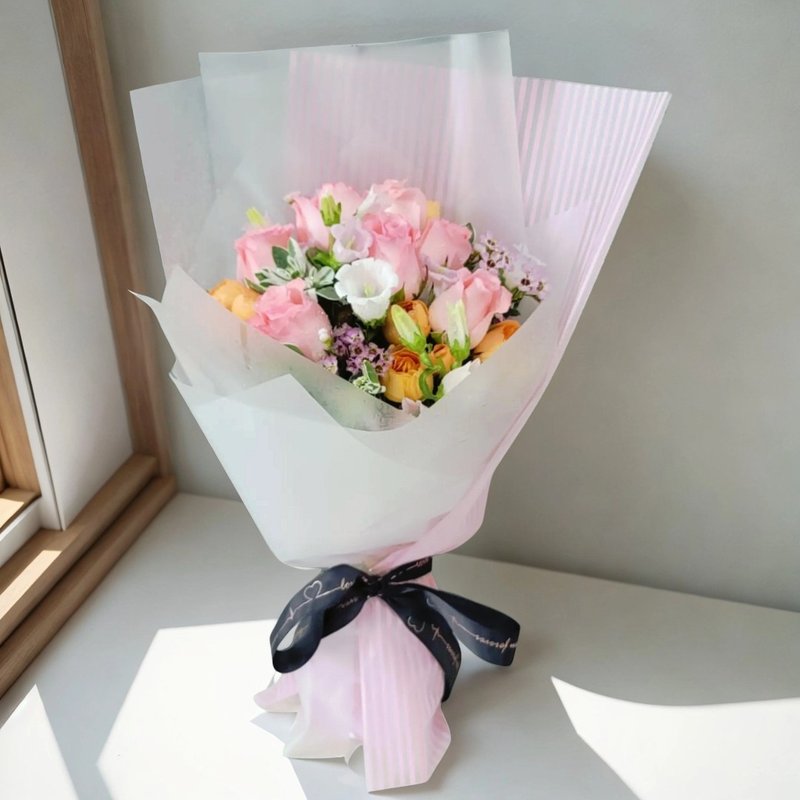 鮮花花束 (粉玫瑰花束、小玫瑰、立梅、風鈴、葉上花及襯花) - 植栽/盆栽 - 植物．花 