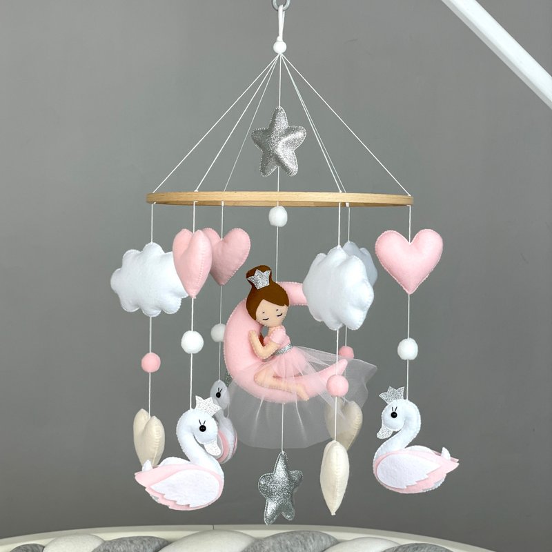 Ballerina baby mobile girl Swan nursery mobile crib Ballet mobile felt hanging - 寶寶/兒童玩具/玩偶 - 其他材質 粉紅色