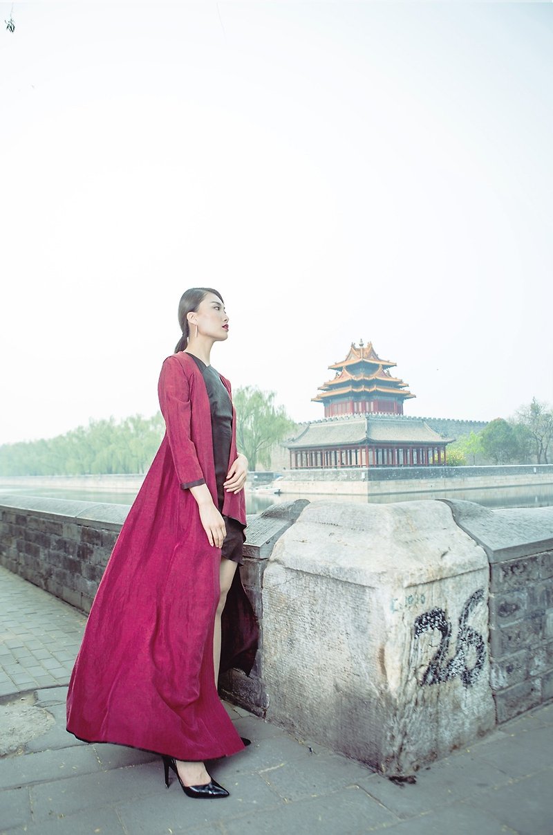 [品祥云纱]Beijing Bird's Nest catwalk dress Xiangyun yarn dress Polar Light - Other - Silk Red
