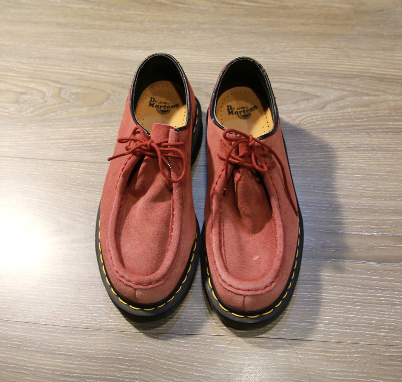 Back to Green:: 粉紅Dr.Martens vintage shoes - 娃娃鞋/平底鞋 - 其他材質 粉紅色
