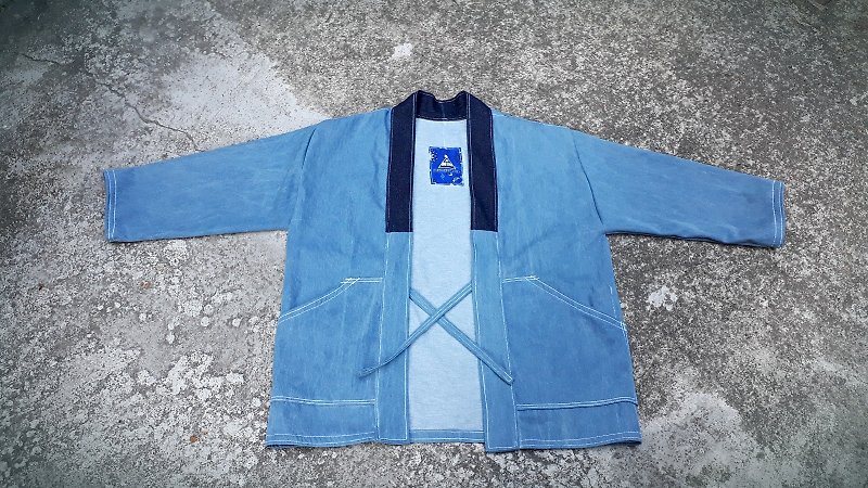 AMIN'S SHINY WORLD手工訂製KIMONO水洗單寧拼深藍領罩衫大衣外套 - 外套/大衣 - 棉．麻 藍色