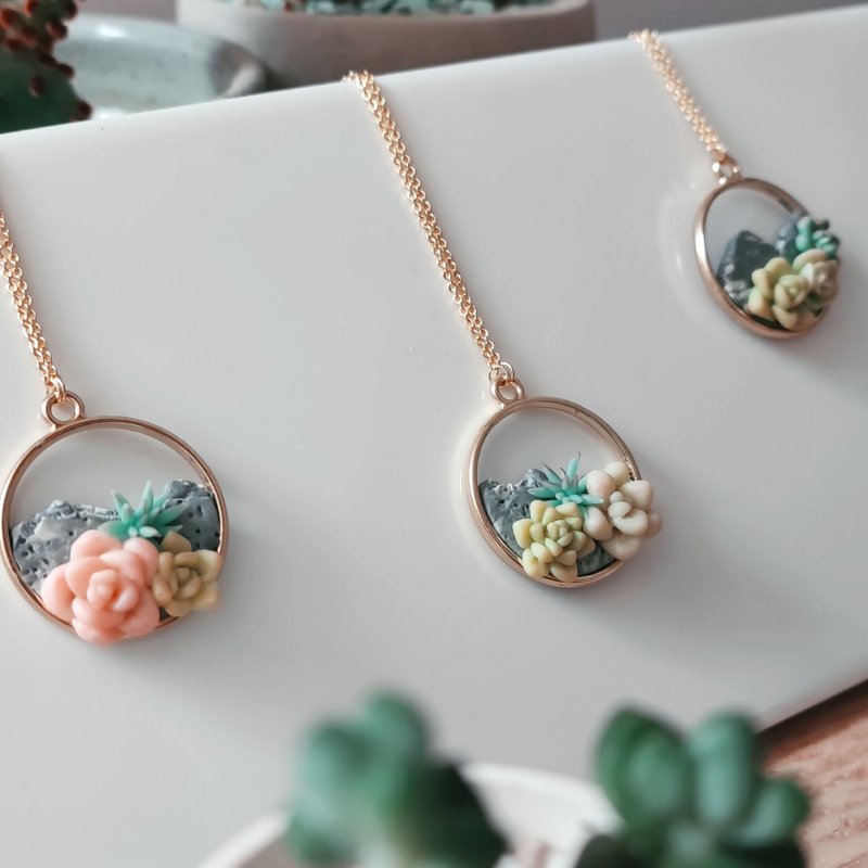 Polymer clay succulent earrings - สร้อยคอยาว - ดินเหนียว สีเขียว