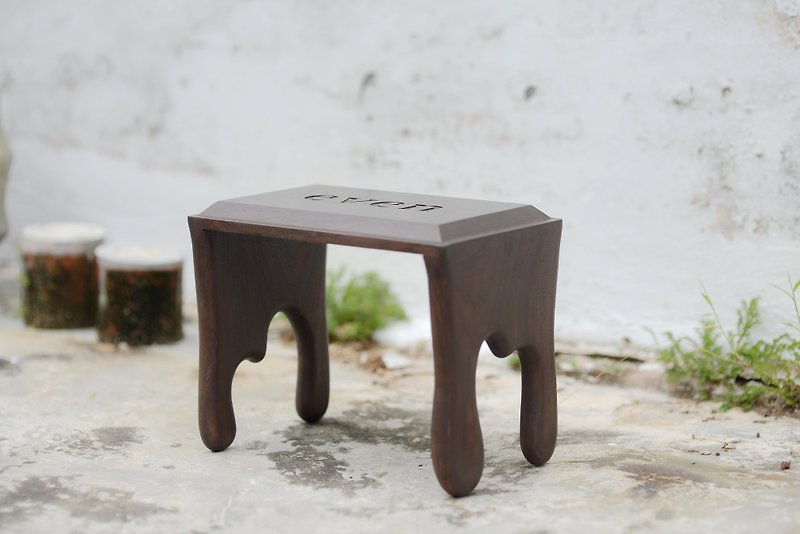 [Even handmade limited works] Chocolate melting stool / can be customized / bench / chair / gift / birthday / design - Items for Display - Wood Black