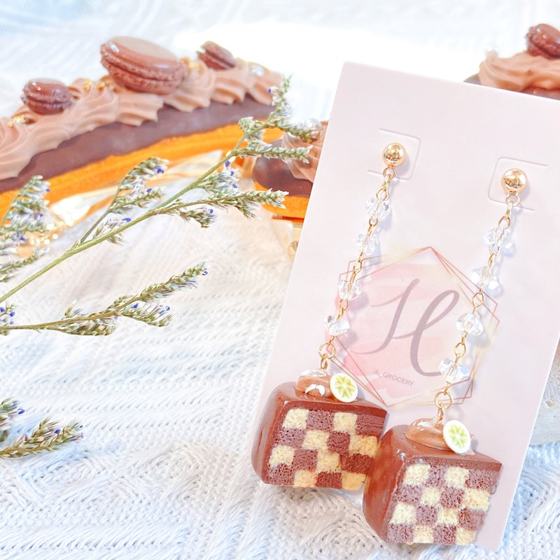 【Dessert】Chocolate Chessboard Cake Earrings | Food Accessories | Miniature Accessories - ต่างหู - ดินเหนียว 