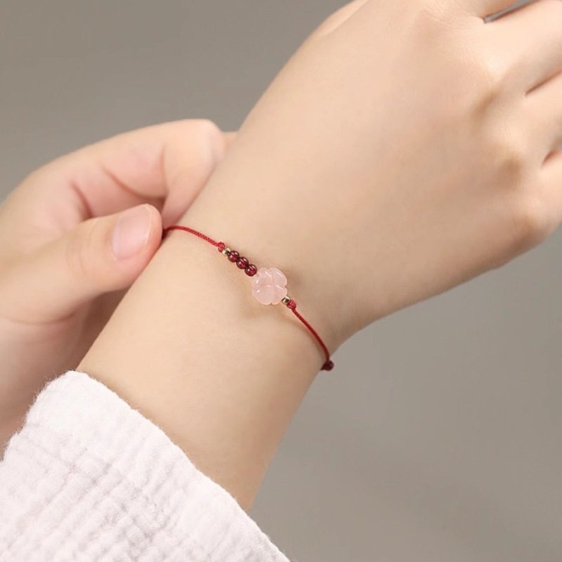 Pink crystal four-leaf clover luck bracelet - สร้อยข้อมือ - คริสตัล สึชมพู