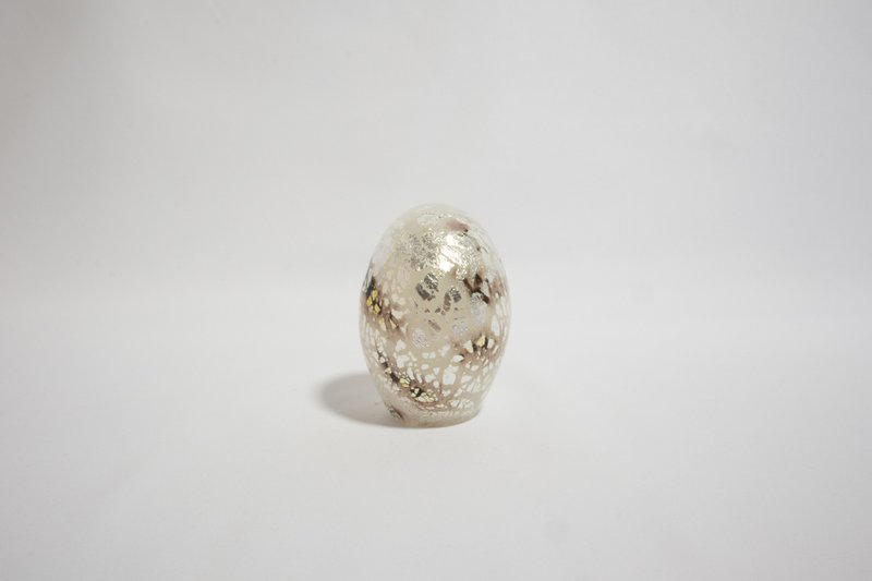 Silver foil egg decoration-Hsinchu handmade glass - Items for Display - Glass White