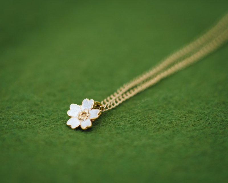 Sakura necklace - Cherry blossom - Japanese jewelry - Japanese flower - Bridal - Necklaces - Silver Gold