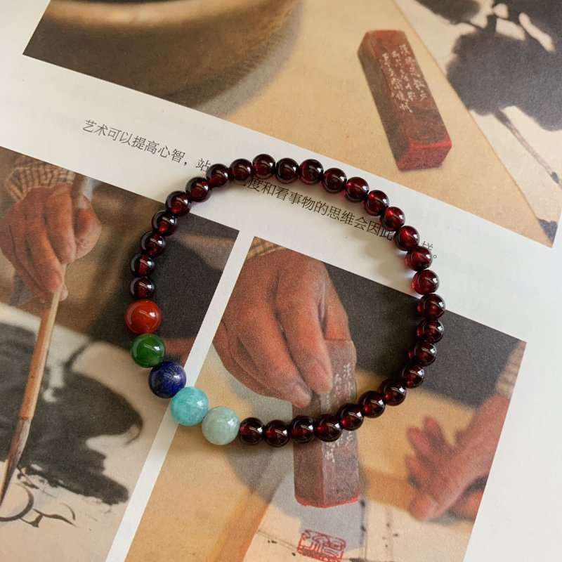 蒼山。天然石榴石手鏈 南紅瑪瑙 碧玉 翡翠 青金石 海藍寶 多寶 - 手鍊/手環 - 玉石 多色