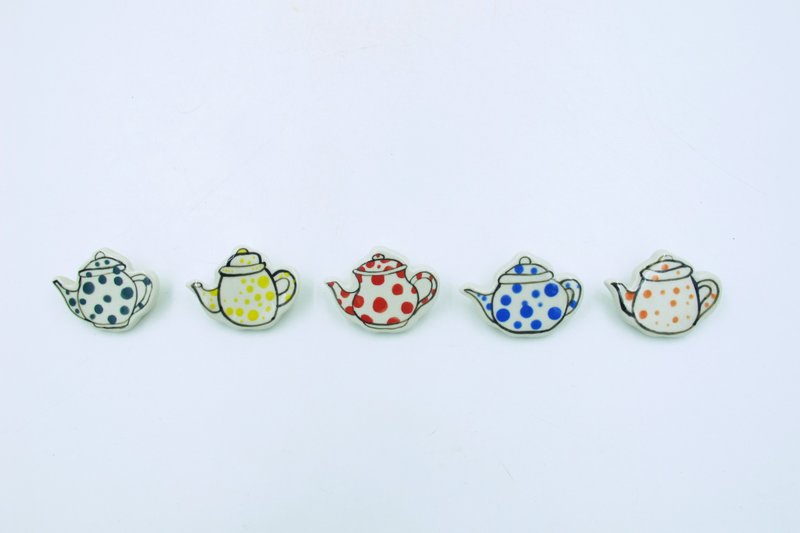 Small teapot pin - Brooches - Pottery 