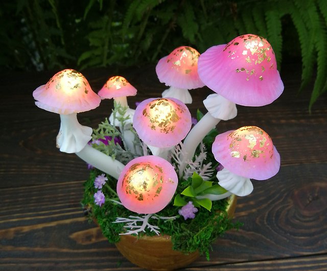 Mushroom lamp consisting of three pink mushrooms and berries - Shop Magic  Night Lights Lighting - Pinkoi