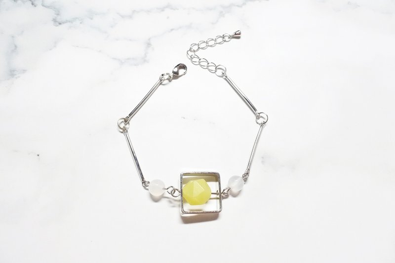 Pinkoi exclusively sells [Vitality] natural stone bracelet - สร้อยข้อมือ - โลหะ สีเหลือง