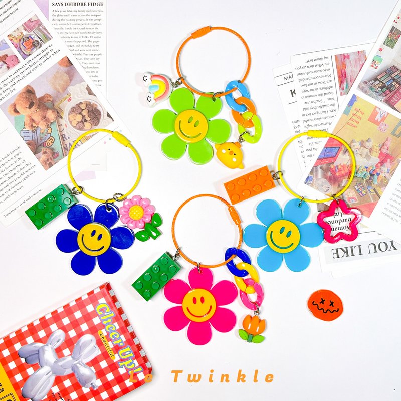 微笑花朵鑰匙圈 鋼絲繩圈（可自訂設計） - 吊飾 - 塑膠 多色