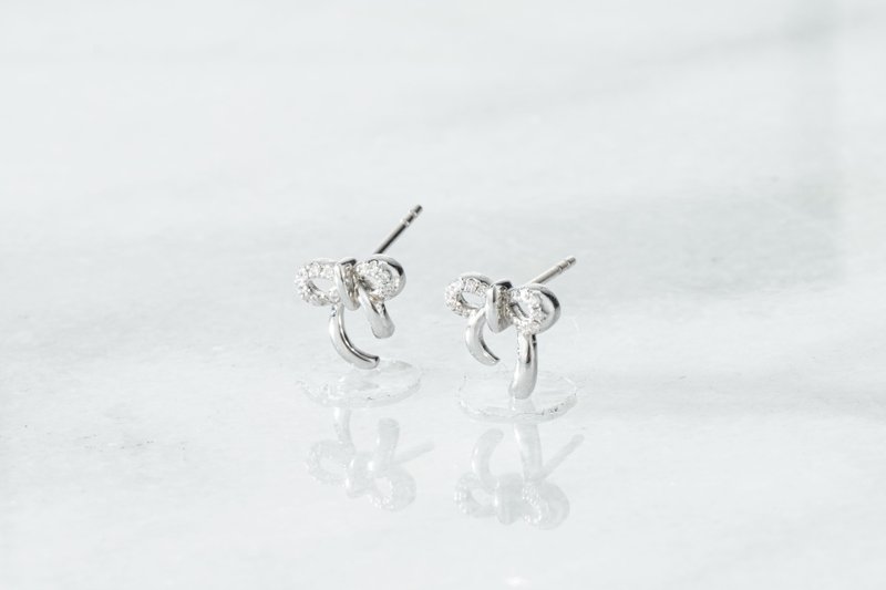 【Pinkoi 線下活動預購商品】蝴蝶結耳環 - 耳環/耳夾/耳骨夾 - 貴金屬 白色