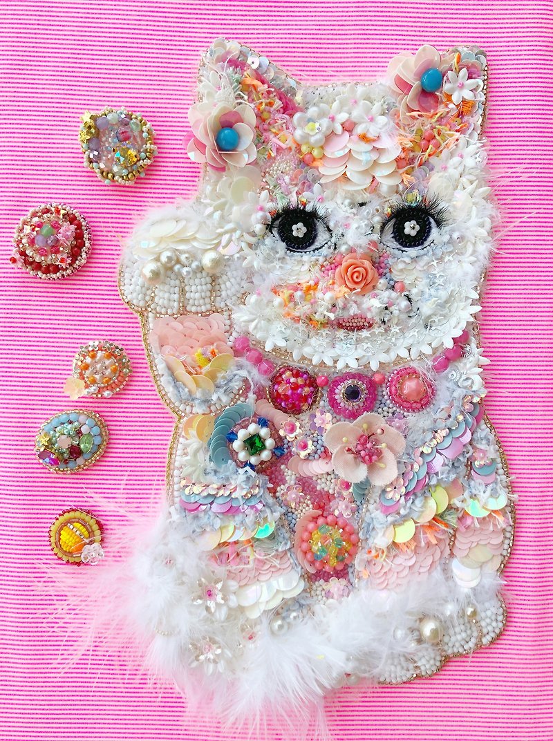 Embroidery Bead art   The Lucky Cat - Wall Décor - Thread Multicolor