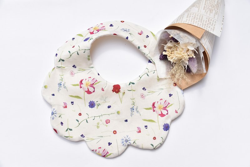 Elegant small floral / fine cotton / hand made six-fold yarn bib - Bibs - Cotton & Hemp Multicolor