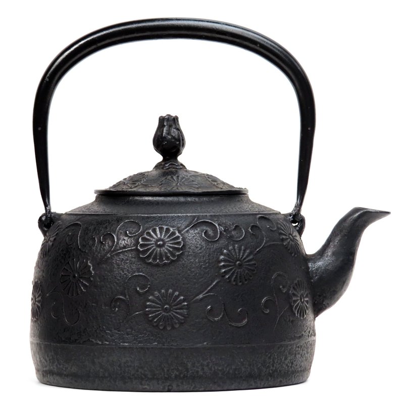 Nanbu tekki Washu Konno's handmade cast iron kettle Chinese chrysanthemum 2L - Teapots & Teacups - Other Metals Black