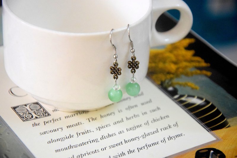 古典綠珠子 手作耳環 - 耳環/耳夾 - 其他材質 