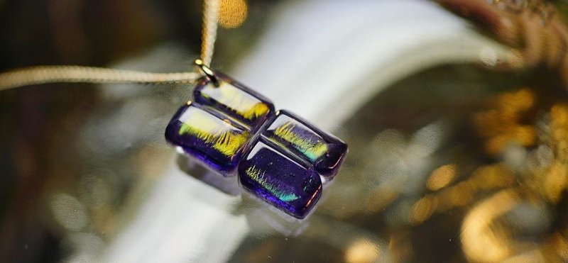 菫色に染まる街 - 項鍊 - 玻璃 紫色