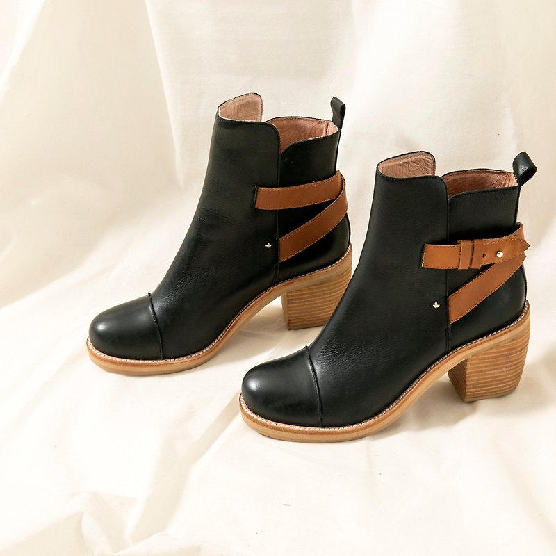 And_ color matching buckle low-heeled soft leather ankle boots - Women's Booties - Genuine Leather Black