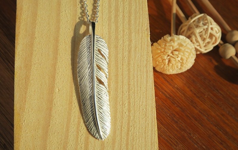 [Handmade Silver Jewelry] Large Feather Sterling Silver Necklace-Eagle Wing - สร้อยคอ - โลหะ ขาว