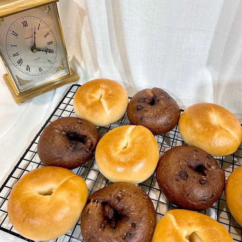 【Kongji Cloud City】Old Noodle Making_Chocolate Bagels - Bread - Other Materials Brown