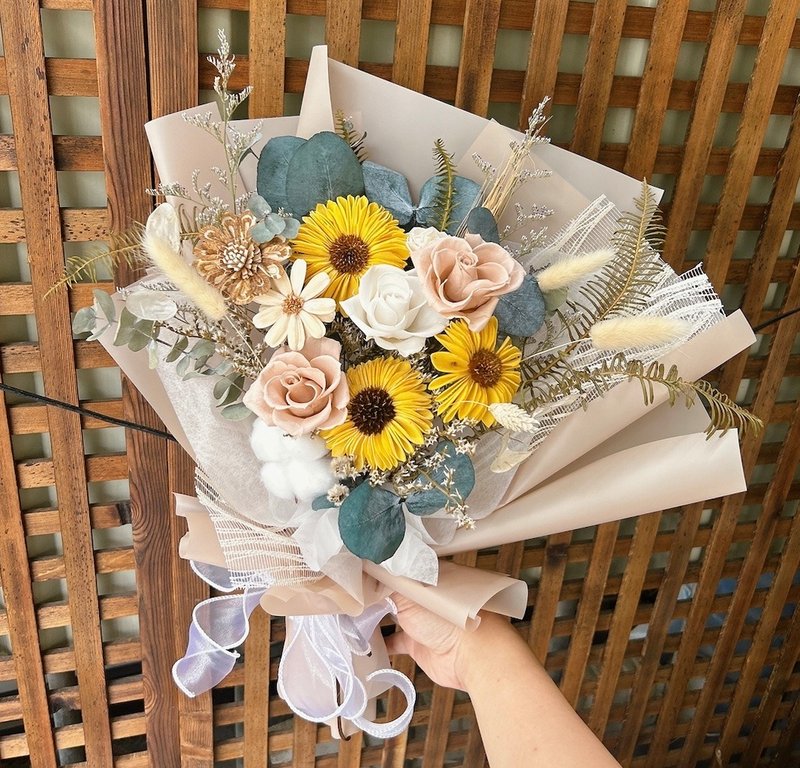 Afternoon Sunshine Everlasting Bouquet Sunflower Graduation Graduation Bouquet Graduation Season Comes with Carrying Bag - ช่อดอกไม้แห้ง - พืช/ดอกไม้ สีกากี