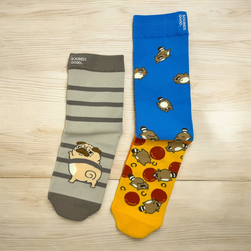 Pug and Raccoon Statement socks. Free size for men and women. - ถุงเท้า - ผ้าฝ้าย/ผ้าลินิน 